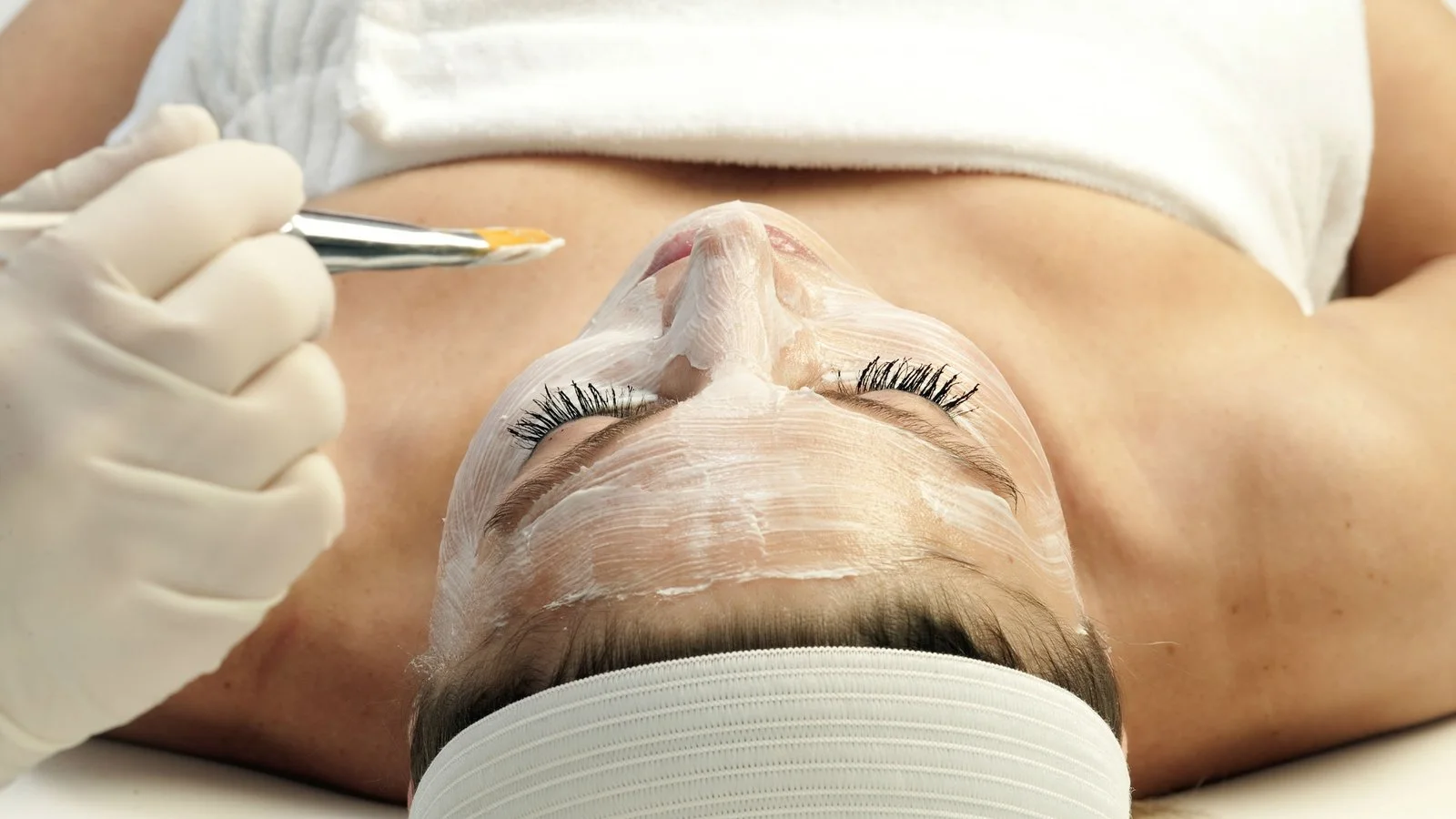 Luxury-skincare-and-beauty-services-at-M-Azur-clinic